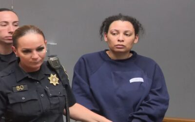 Mujer de Pawtucket acusada de matar a su madre detenida sin fianza