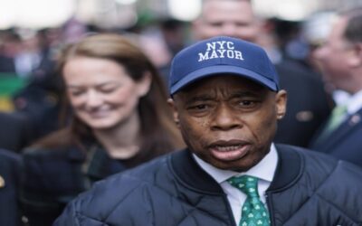 Alcalde de Nueva York viaja a Latinoamérica a “contrarrestar propaganda” sobre emigración