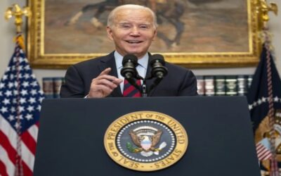 Biden presenta nueva ronda de condonación de préstamos federales a estudiantes