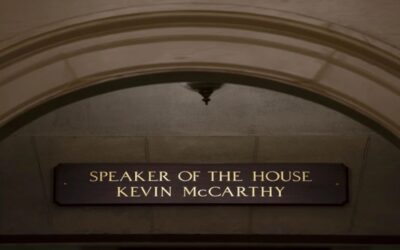 Cámara baja paralizada tras destitución de McCarthy; republicanos buscan nuevo líder