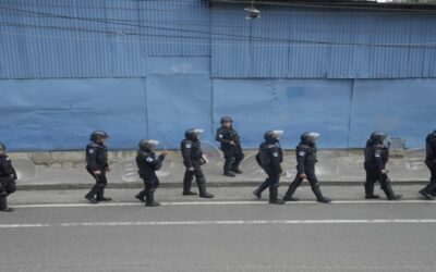 Gobierno de Guatemala moviliza policías antimotines en intento de contener protestas contra fiscalía