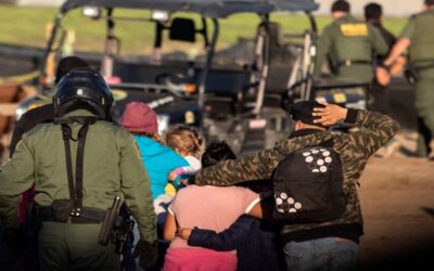 ‘La Migra’ ha liberado a miles de inmigrantes, dice reporte