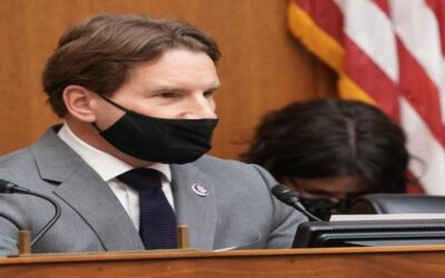 Un congresista demócrata lanza un desafío contra Biden para las presidenciales de 2024