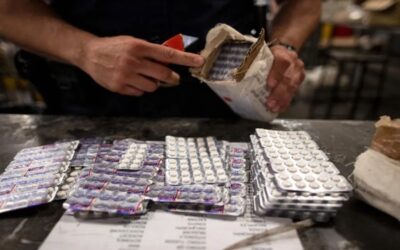 Incautan cargamento en Massachusetts con pastillas en forma de corazón mezcladas con fentanilo