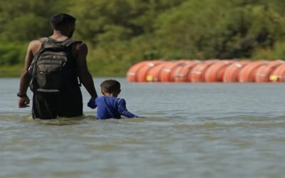 Tribunal ordena a Texas mover barrera de boyas que suscitó el rechazo de México