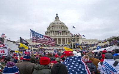Más de 3 años de cárcel a exlíder de Proud Boys por asalto al Capitolio