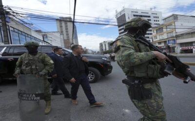 Ecuador: 329 detenidos y cinco personas abatidas por la fuerza pública tras secuencia de ataques