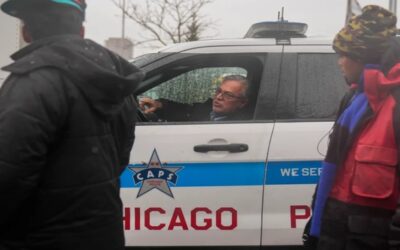 Desmantelan operación de migrantes que vendían identificaciones falsas a otro indocumentados en Chicago