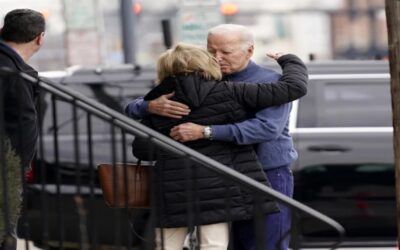 Biden y aliados responden a las afirmaciones de asesor especial sobre la memoria del mandatario