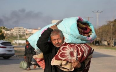 Fuerzas israelíes asaltan el principal hospital en el sur de Gaza después de un prolongado enfrentamiento