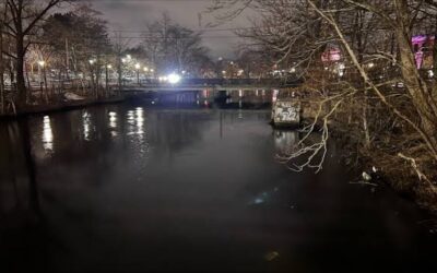 Policía Providence investiga homicidio luego de encontrar cuerpo de una mujer en río Woonasquatucket.