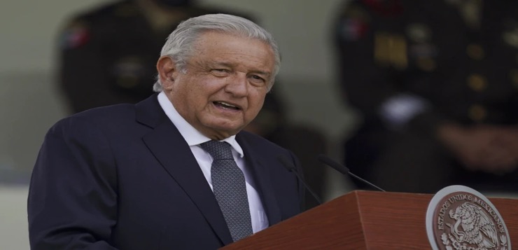 Presidente mexicano arrecia crítica a medios y defiende haber divulgado teléfono de una periodista