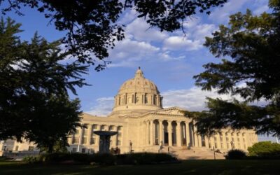 Trump gana en caucus republicanos de Missouri e Idaho; barre asambleas en Michigan