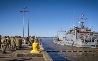 Barcos del Ejército de EEUU zarpan en misión para construir muelle flotante frente a costa de Gaza