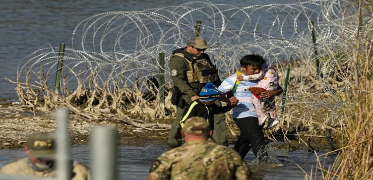 Corte de EEUU suspende ley que permitiría a Texas detener a migrantes