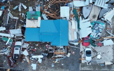 Fuertes tormentas con tornados matan al menos a 3 en el centro de EEUU