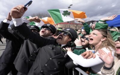 Boston celebra el Día de San Patricio; Biden se reúne en la Casa Blanca con líder irlandés