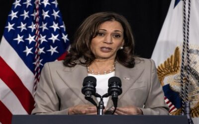 Kamala Harris visita Parkland y anuncia dos propuestas para frenar la violencia con armas