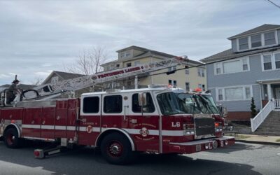 Incendio en Providence deja 7 adultos y 2 niños sin hogar.