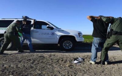 Patrulla Fronteriza arresta a cinco migrantes en Laredo, Texas, entre ellos uno que es investigado por asesinato