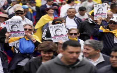 Miles de opositores protestan en Colombia y Petro insiste en que buscan “derrocar” su gobierno
