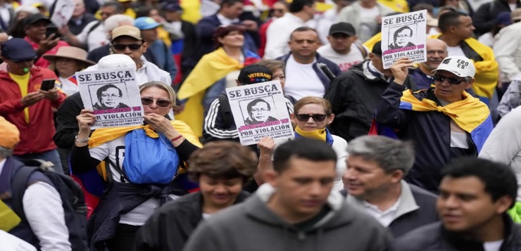 Miles de opositores protestan en Colombia y Petro insiste en que buscan “derrocar” su gobierno