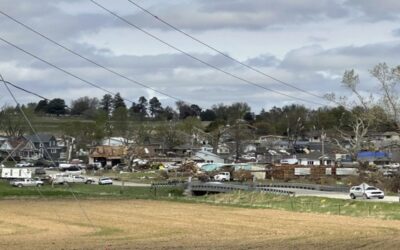 Residentes inician retiro de escombros tras paso de tornados en Nebraska e Iowa