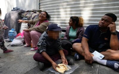 Autoridades encuentran migrantes latinoamericanos y asiáticos abandonados en una bodega en México