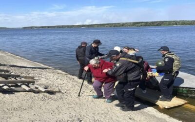 Rusia dice que capturó pueblos en noreste de Ucrania mientras más de 1.700 civiles huyen de la zona