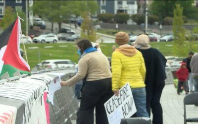 Manifestantes recuerdan con oraciones y alimentos a madres palestinas muertas en Gaza