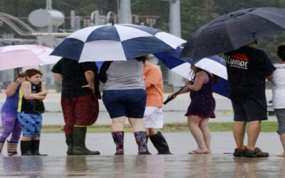 Las lluvias e inundaciones no menguan en Texas y obligan al rescate de 233 personas