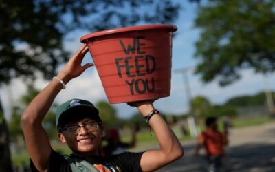 Congresistas y líderes latinos piden a Biden que otorgue permisos de trabajo a los inmigrantes a largo plazo