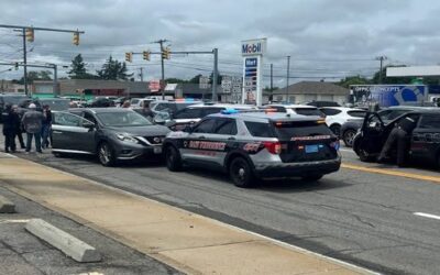 Policía East Providence arresta 4 sospechosos de robar camioneta.