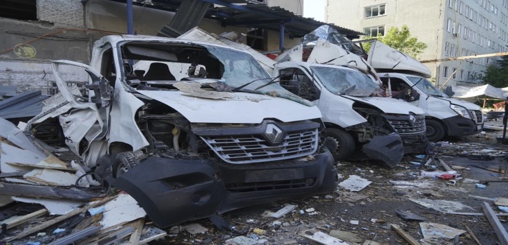 Misiles rusos dejan 7 muertos y docenas de heridos en una ciudad en el sur de Ucrania