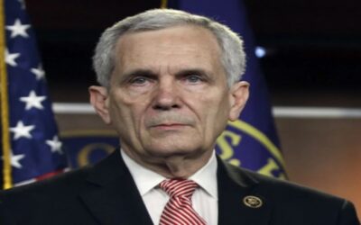 Lloyd Doggett es primer legislador demócrata en pedir públicamente que Biden abandone candidatura