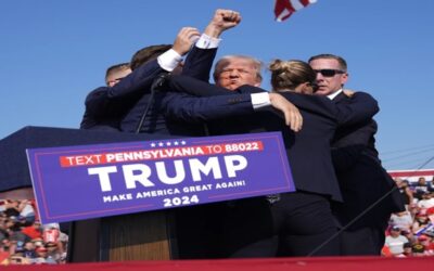 Donald Trump es escoltado en evento tras estallidos entre la multitud