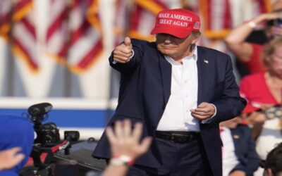 Jueza desestima acusación contra Trump en caso de documentos clasificados