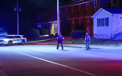 Policía Pawtucket investiga tiroteo.