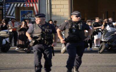 Policía resulta herido ataque con cuchillo en París días antes de Juegos Olímpicos, dice funcionario