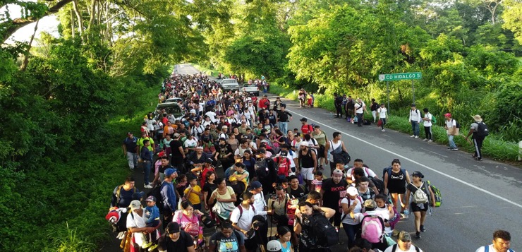 Nueva caravana con más de 3,000 migrantes busca cruzar México para llegar a EE.UU.