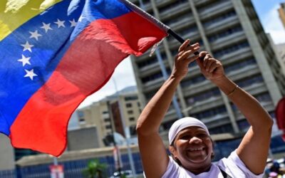 Con expectativas de cambio y promesas de paz cierra la campaña electoral en Venezuela