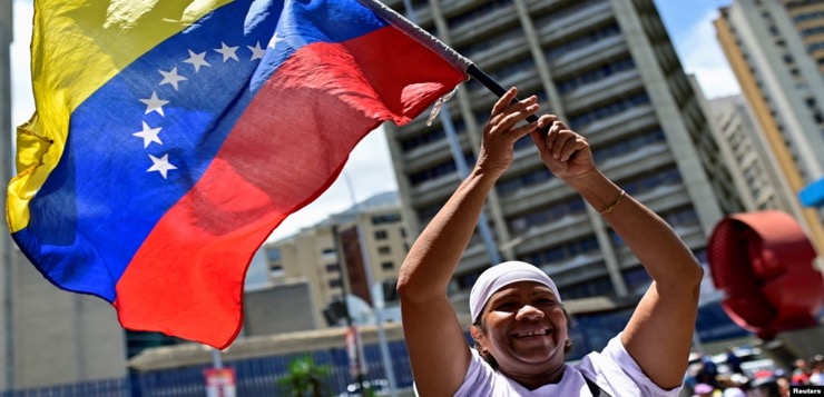 Con expectativas de cambio y promesas de paz cierra la campaña electoral en Venezuela