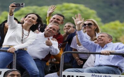 Maduro increpa a opositora Machado a dar la cara, tras desafío de ella a que difundan actas de votos