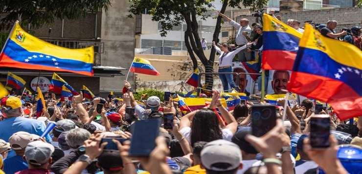 Vinculados con violencia fueron “entrenados” en EEUU, Colombia, Perú y Chile, dice Maduro