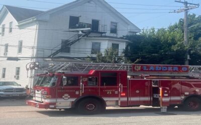 Incendio deja 8 personas sin hogar en Providence.