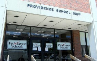 Consejo Educación Primaria y Secundaria Rhode Island aprueba extender control estatal sobre escuelas Providence.