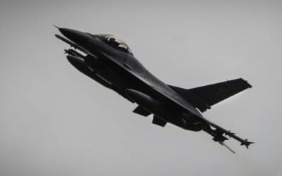 Presidente de Ucrania destituye a comandante de la Fuerza Aérea tras fatal caída de avión F-16