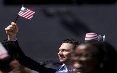 Porcentaje de residentes de EEUU nacidos en el extranjero llegó en 2023 a su mayor nivel desde 1910