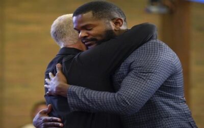 Los haitianos de Ohio encuentran solidaridad en la iglesia tras la falsa acusación de comer mascotas