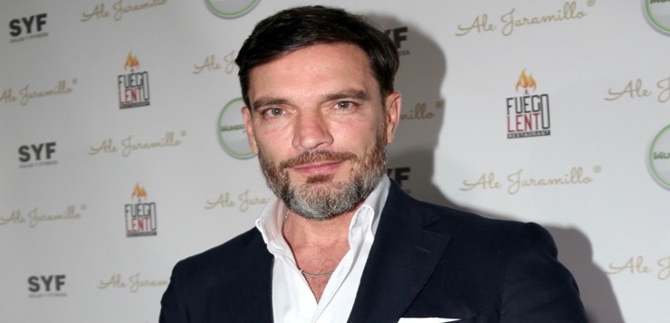 Julián Gil regresa a Univisión para conducir “¡Siéntese Quien Pueda!”